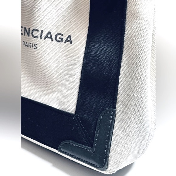✨ BALENCIAGA ✨ Cream/Black Cabas XS Bag 2-Way With Crossbody Strap Pouch - Picture 8 of 16
